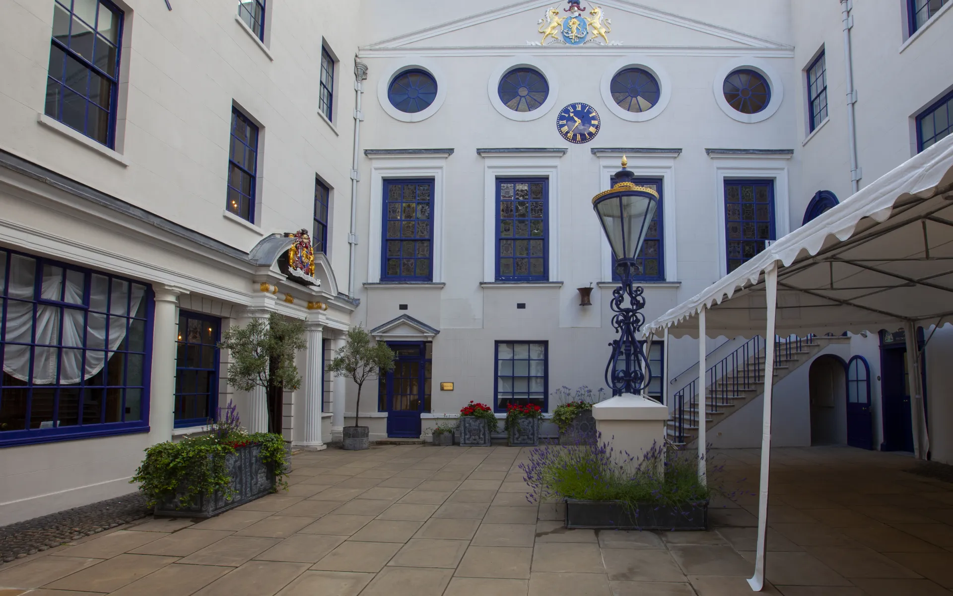 Apothecaries Hall Courtyard Image