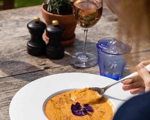 outdoor dining at chelsea physic garden