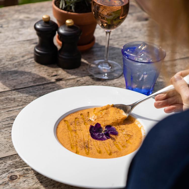 outdoor dining at chelsea physic garden